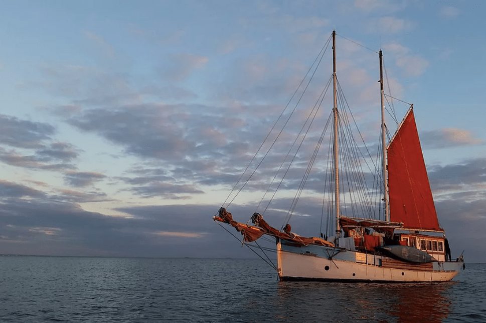 Clean Ocean Sailing