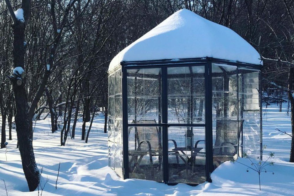 Skleník využitý jako relaxační posezení, Zdroj fotografie: Gardenway.cz